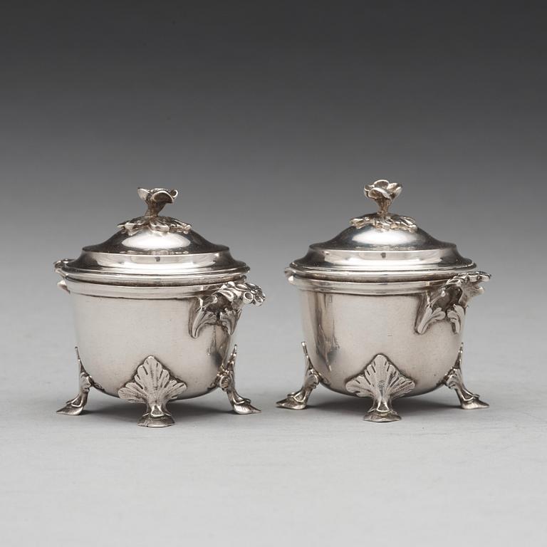 A pair of Swedish 18th century silver miniature bowls and covers, mark of Simson Ryberg, Stockholm 1776.