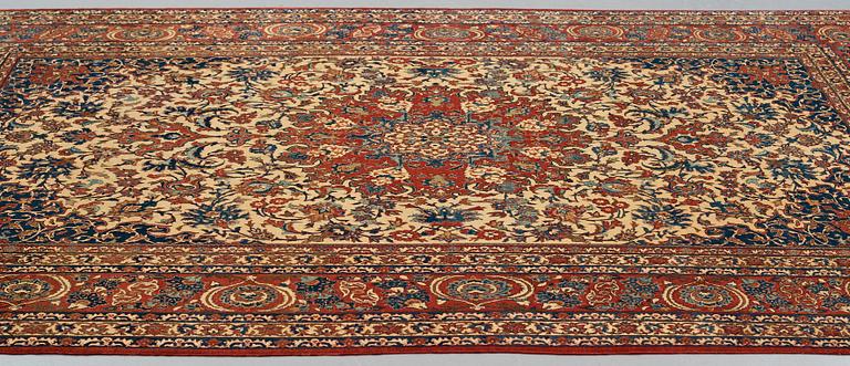 MATTO, a semi-antique Esfahan, ca 334 x 237,5 cm.
