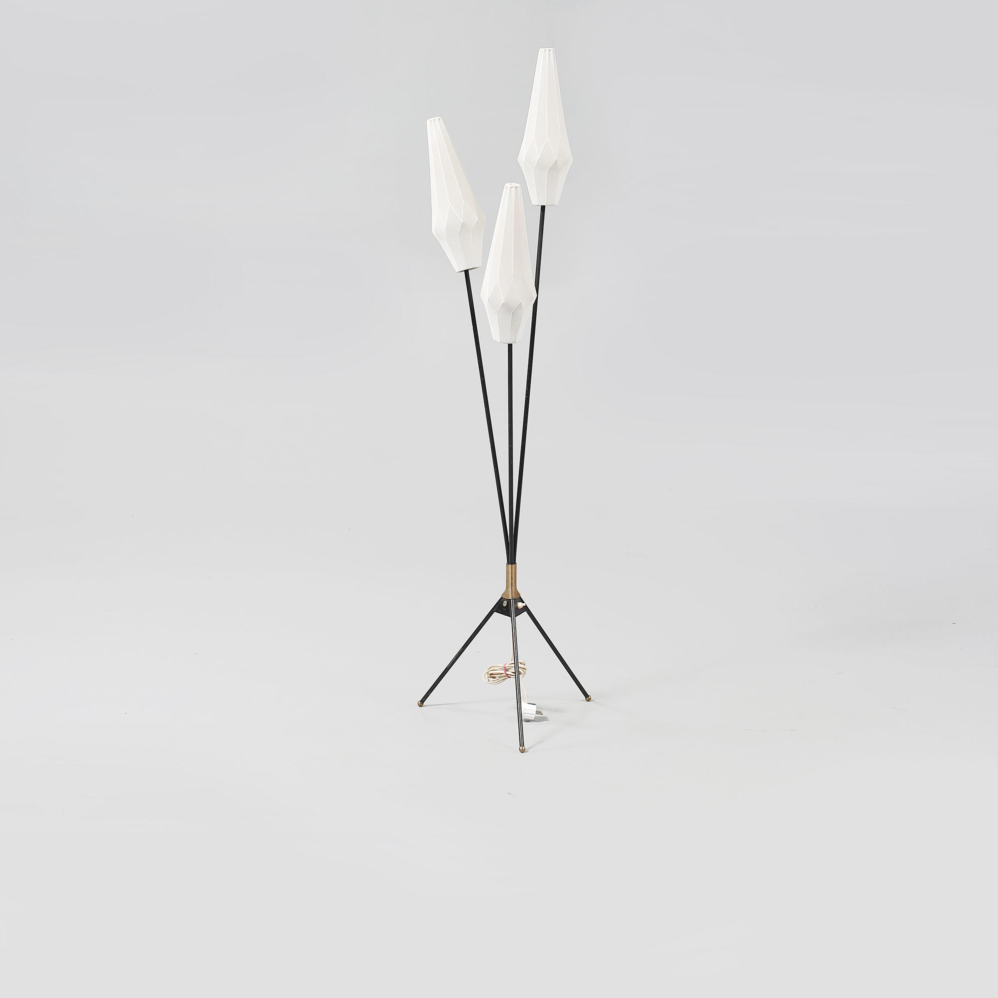 GOLVLAMPA, 1900-talets tredje kvartal.
