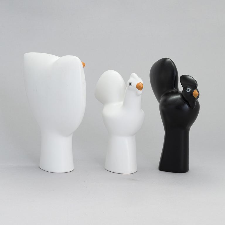 Howard Smith, figuriineja, 3 kpl, keramiikkaa, sarjasta Parvi, Arabia 1900-luvun loppu.