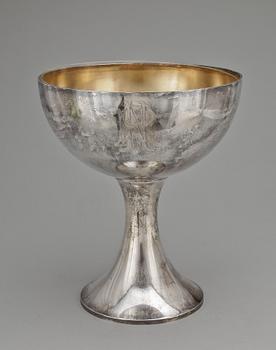 POKAL, silver, otydliga mästarstämplar, Stockholm, 1910. Vikt 822 g.