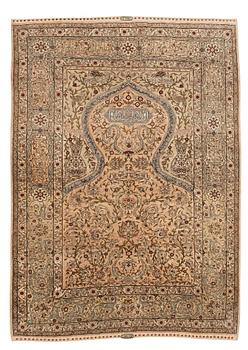 970. OLD SILK HEREKE. 179,5 x 124 cm.