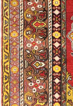 A Semi-Antique Anatolian rug, c. 194 x 133 cm.