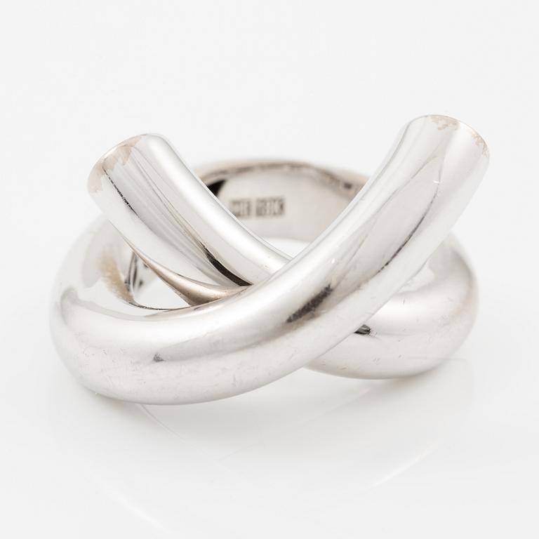 Ring 18K white gold "Cross Loop plain" by Engelbert.