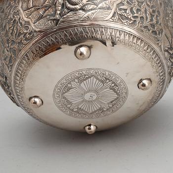 SKÅL, silver, Sydostasien. 1900-tal. Vikt ca 490 gram.