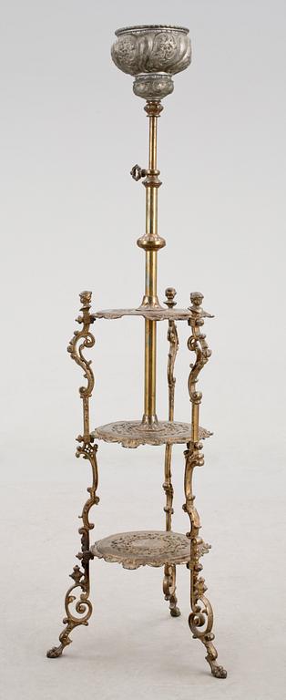 GOLVFOTOGENLAMPA, gjutjärn och mässing, nyrokoko, 1800-tal.