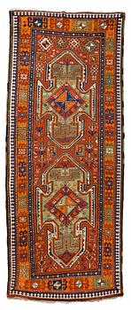 775. MATTA. Semiantik Kazak, s.k. Sköldkazak. 363,5x146 cm.