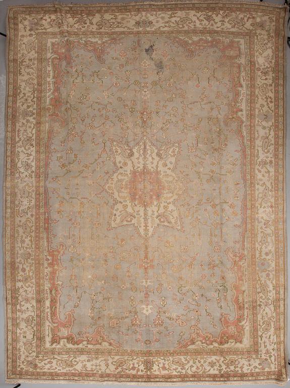 MATTA, semiantik, Oushak sannolikt, ca 450 x 329 cm.