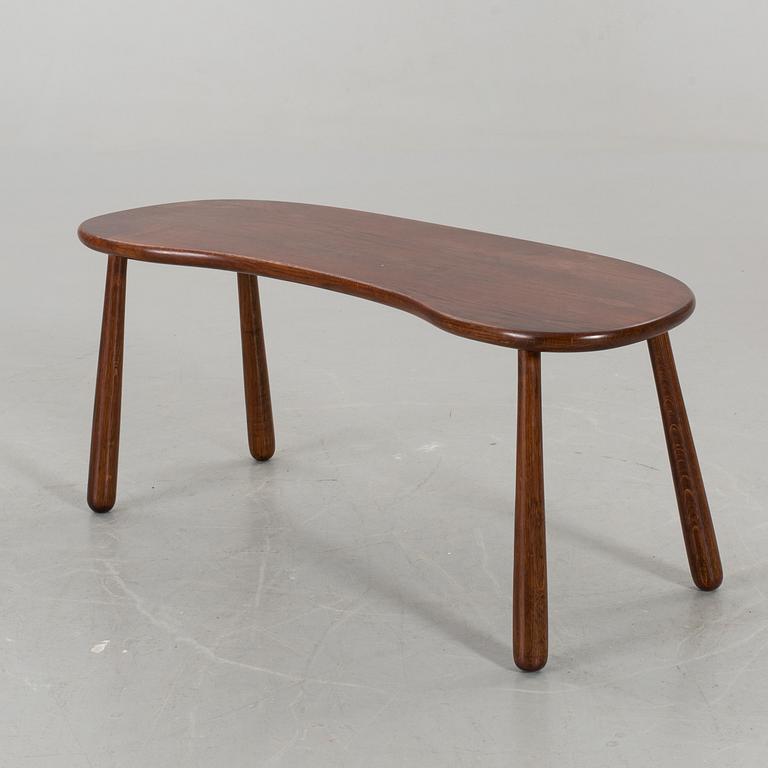 JOSEF FRANK, pall modell 1034 (kallad mjölkpallen), för Firma Svenskt Tenn Stockholm.