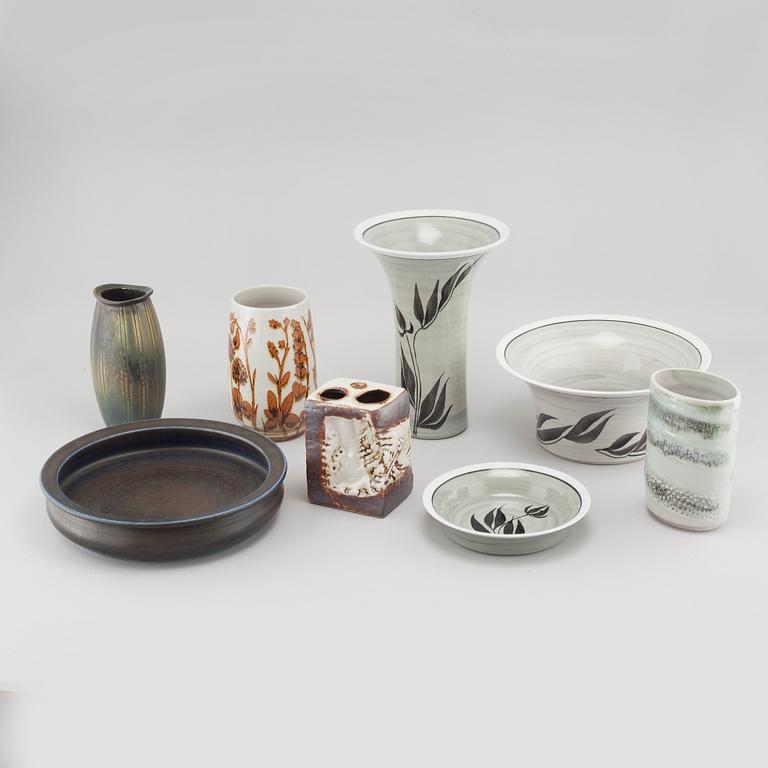 Eight pieces of stoneware, partly by Carl-Harry Stålhane, second half of the 20th century.