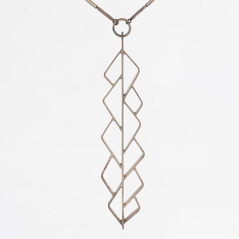 Necklace and a pair of earrings, silver.