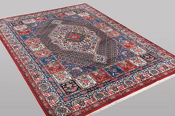 A carpet, Bakhtiari Saman, ca 360 x 252 cm.