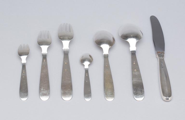 BESTICKSERVIS, 74+2 delar, silver. Köpenhamn, Johannes Siggard. Tot ca 3000g inkl stålblad.