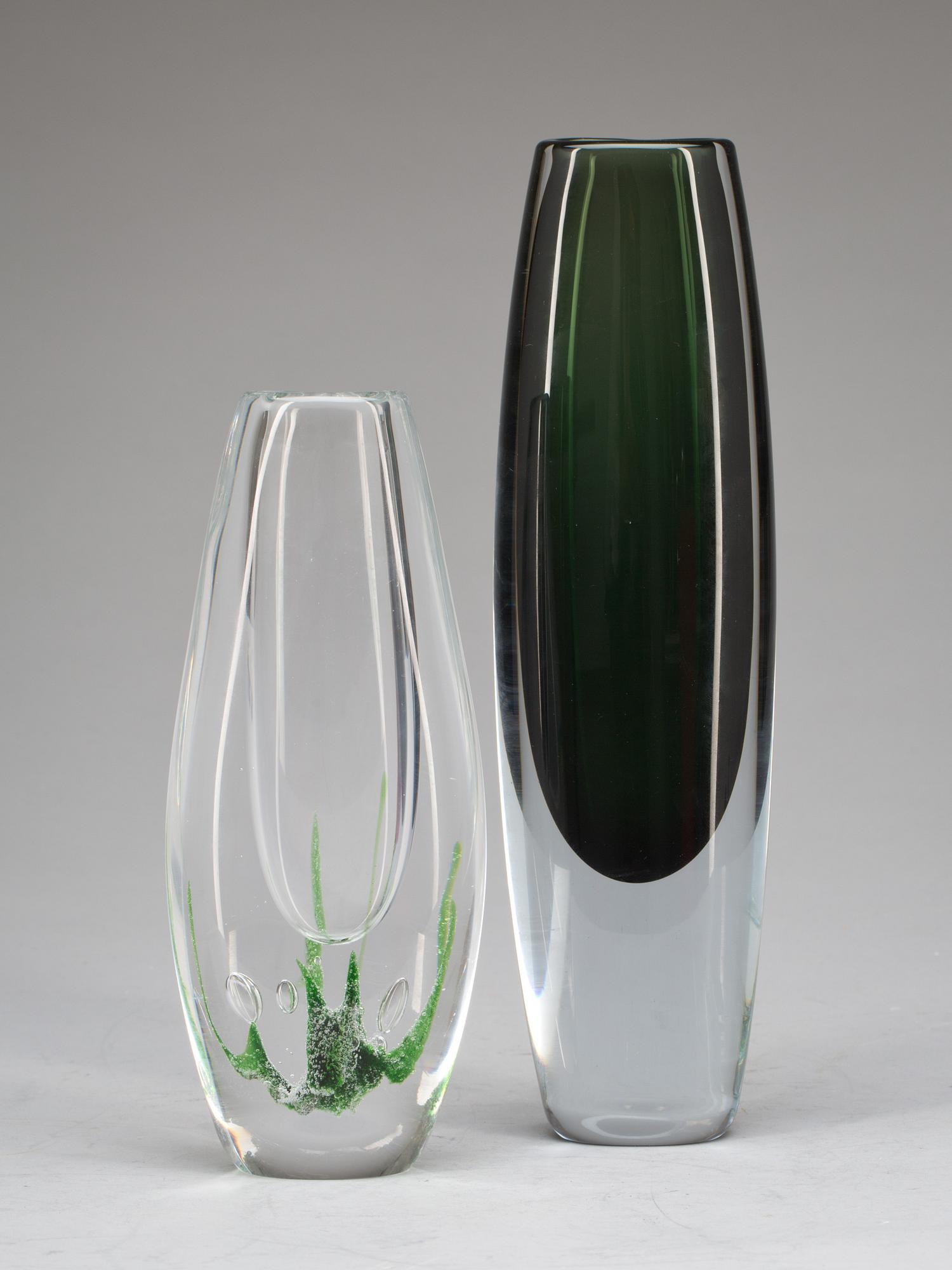 VASER, glas,  2 st. Vicke Lindstrand. Kosta.