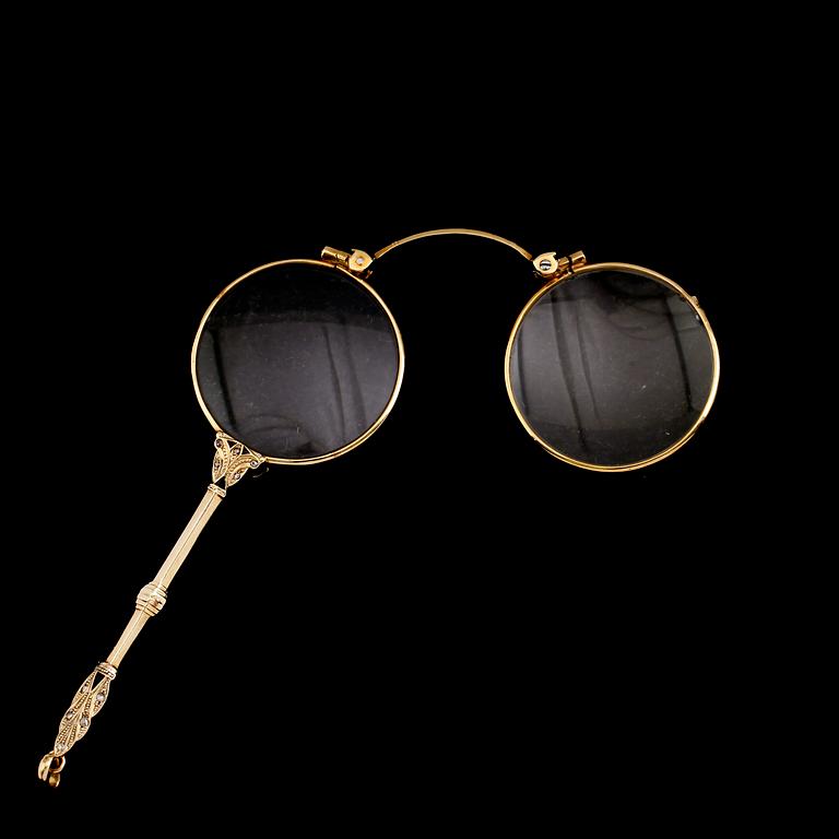 LORGNETTE, 9 k guld, art déco, 1900-talets första hälft. Total vikt ca 24 gram.