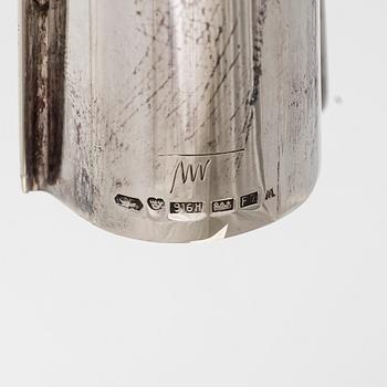 Tapio Wirkkala, maljakko, hopeaa, ”TW 36”, Kultakeskus, Hämeenlinna 1959.