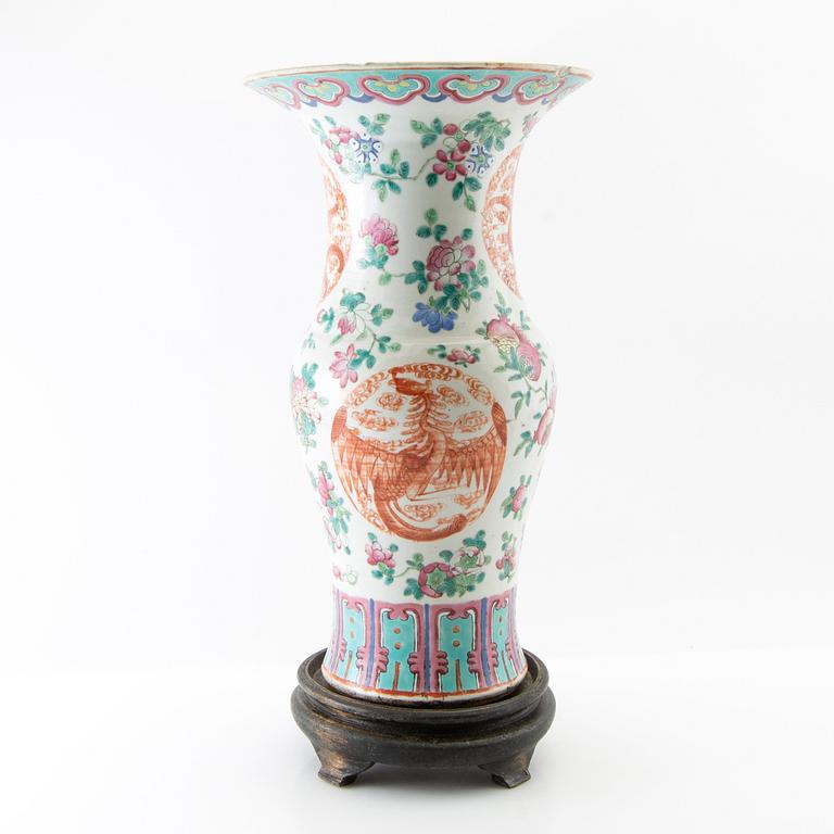 Vase China late Qing porcelain.