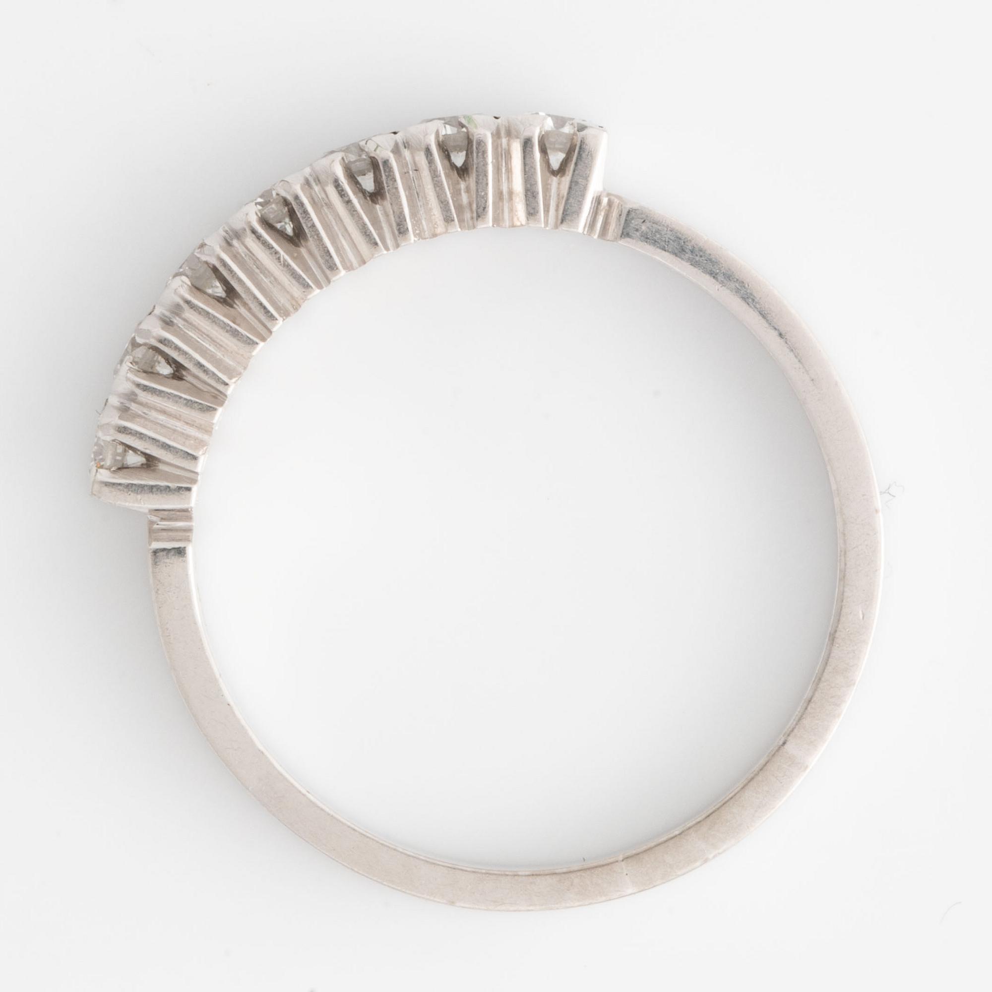 Ring allians med briljantslipade diamanter.