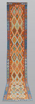 Gallerimatta, Kelim, ca 484 x 81 cm.