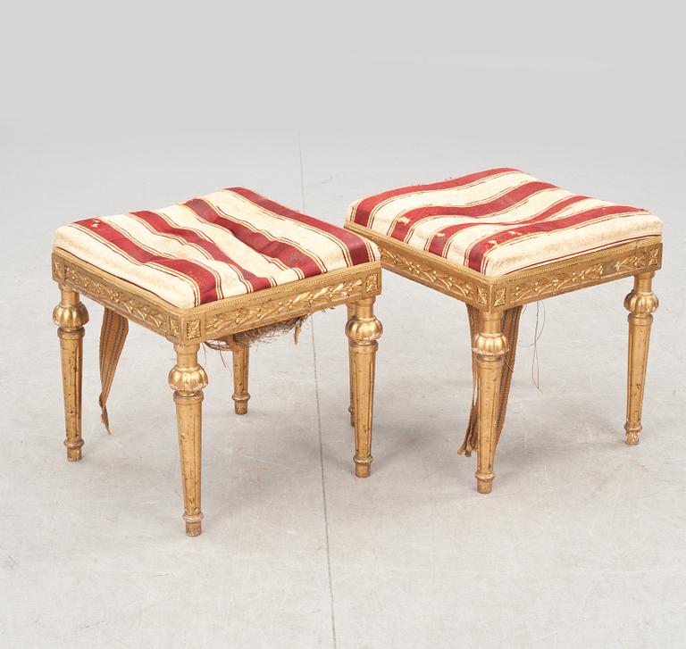 TABURETTER, ett par, Louis XVI-stil, 1900-talets början.