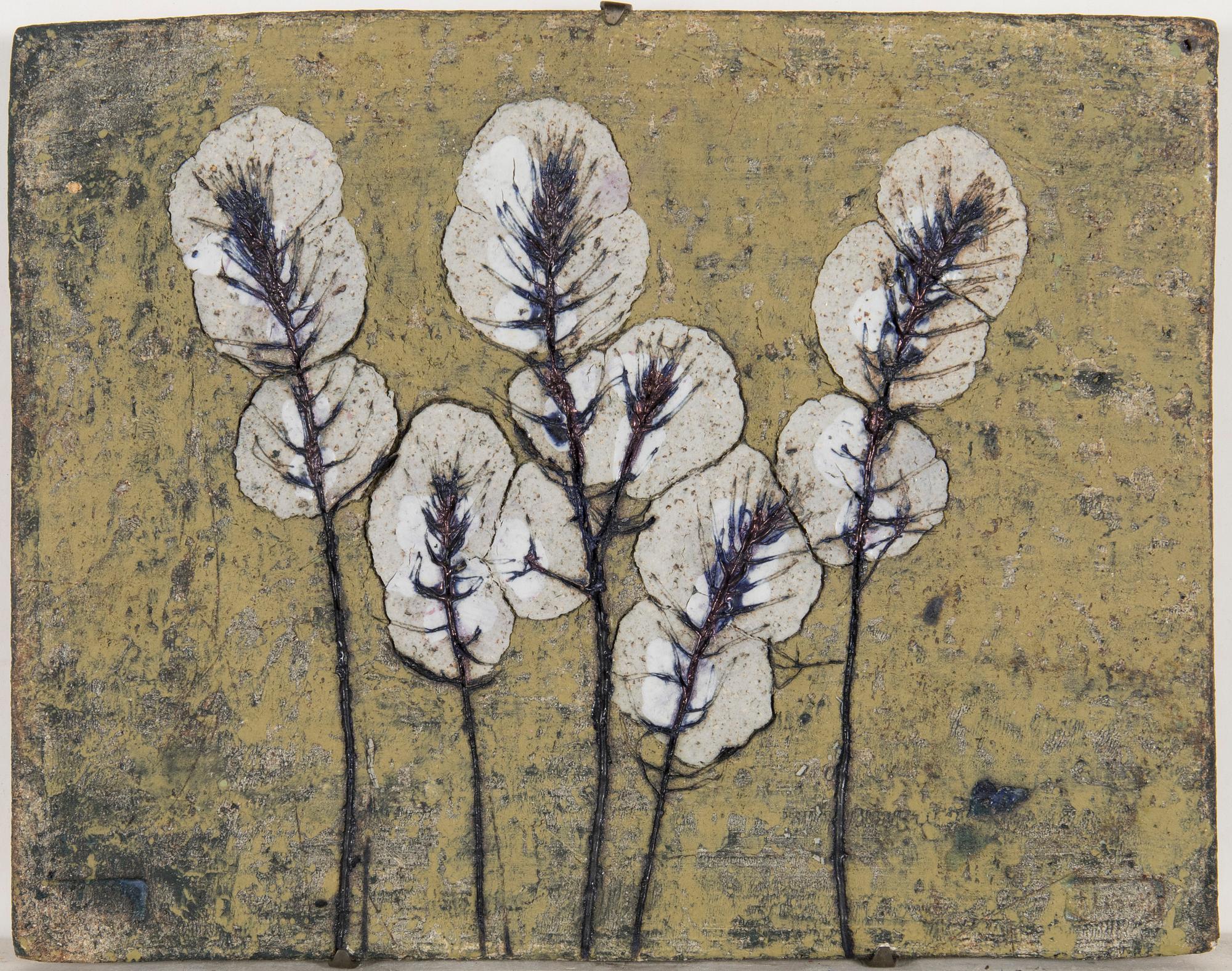 Francesca Mascitti-Lindh, relief, stengods, signerad i godset F. Lindh Arabia 100.