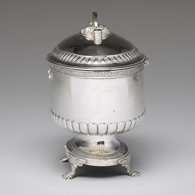 A Swedish 19th century silver sugar-casket, mark of Anders Lundqvist, Stockholm 1826.