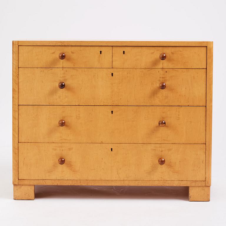 Axel Larsson, a Swedish Modern drawer, from the "1000 series", Svenska Möbelfabrikerna Bodafors, 1930s.