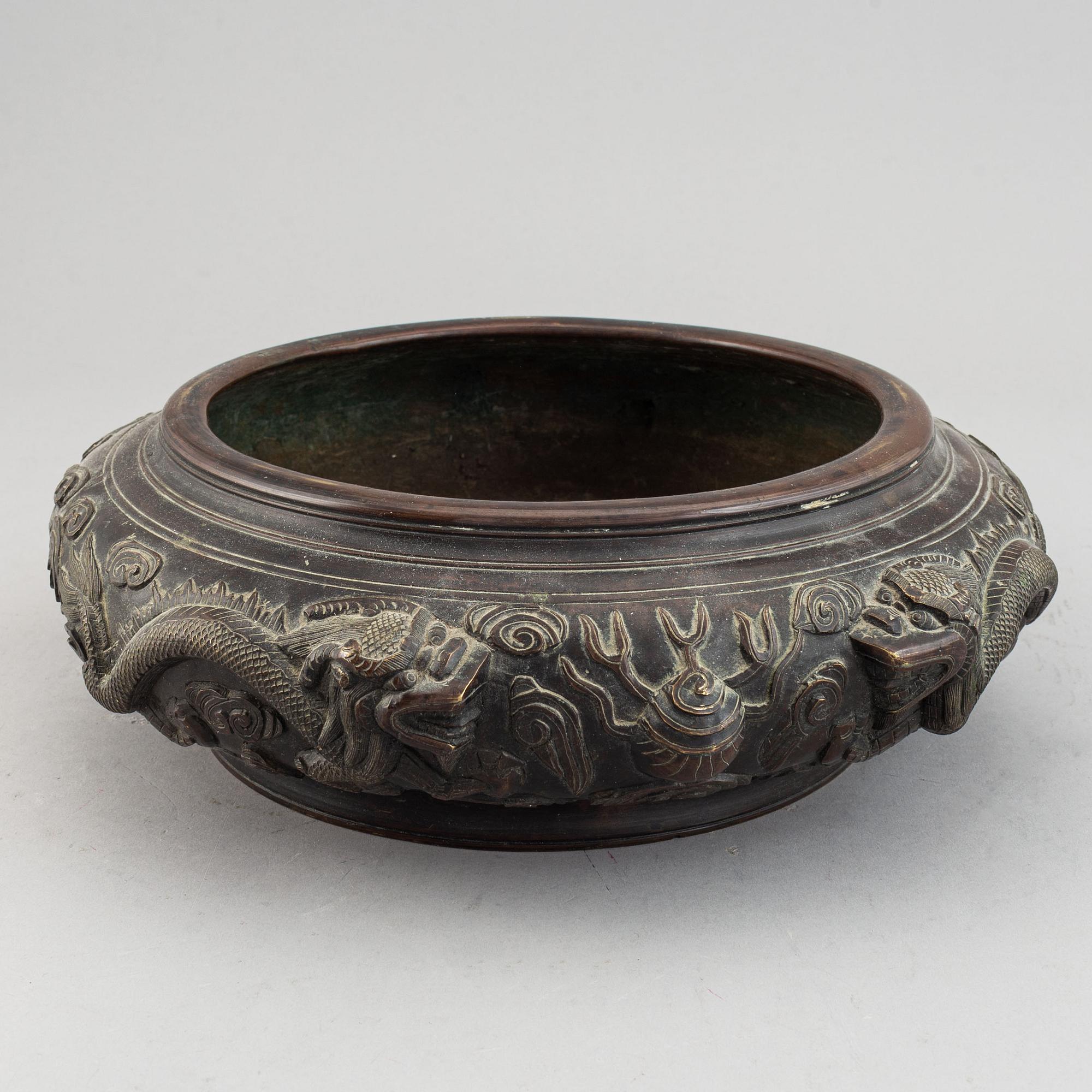 A large bronze censer, China, early 20th Century.