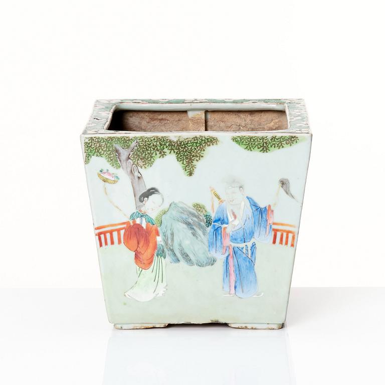 A rectangular famille rose flower pot, Qing dynasty, 19th Century.