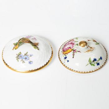 Royal Copenhagen, cremekoppar med lock och fat, 11 st, "Sachsisk Blomst", Danmark, 1951-65.