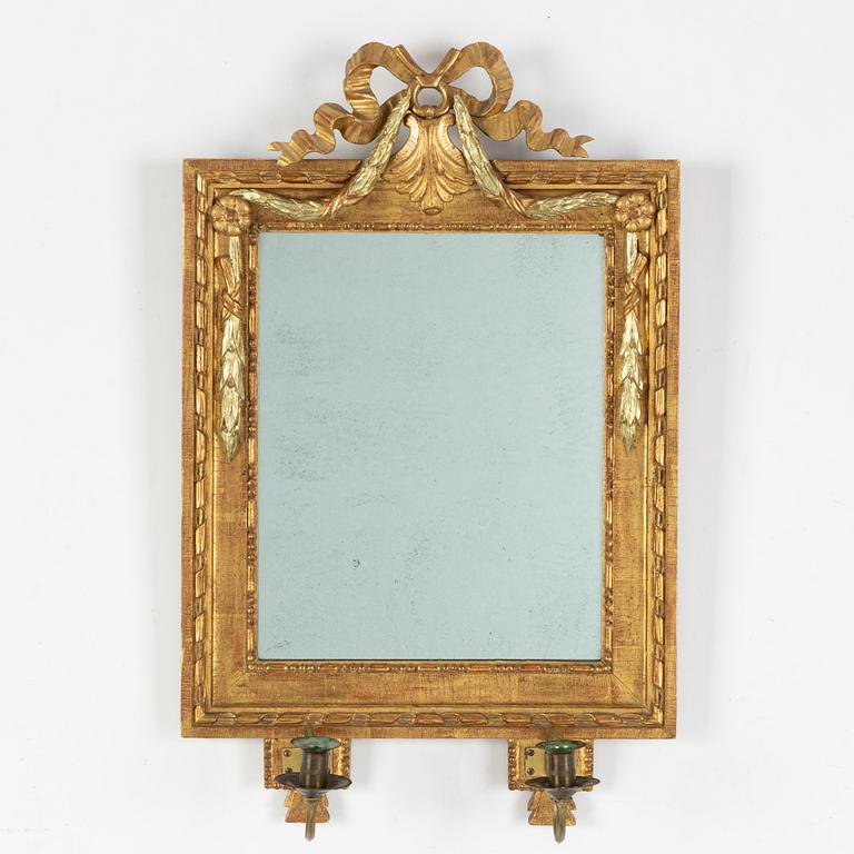 Spegellampetter, ett par, för två ljus, Gustaviansk stil, omkring år 1900.