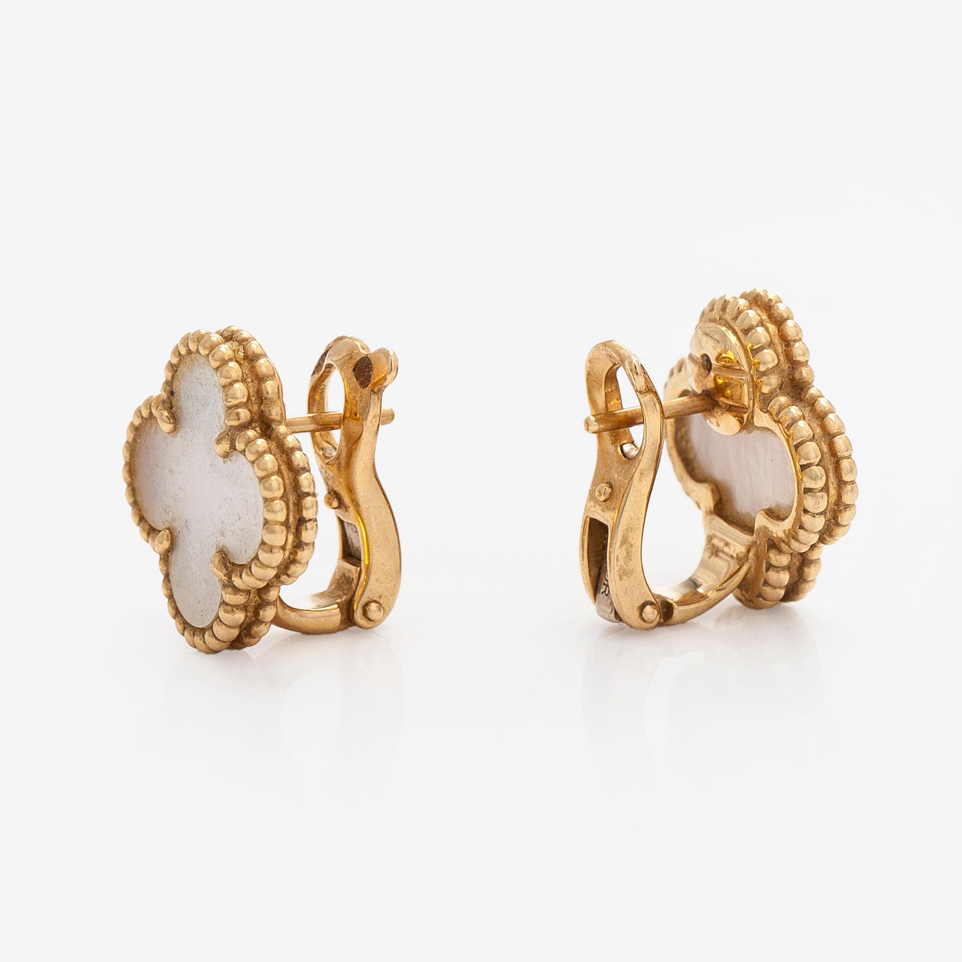Van Cleef & Arpels, Örhängen, ett par, "Alhambra" 18K guld med pärlemor.