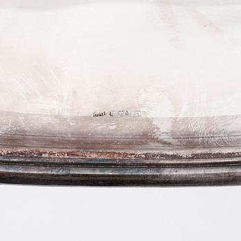 BRICKA, silver, rokokostil Guldsmedsaaktiebolaget, Stockholm, 1960, Vikt ca 2353 gram.