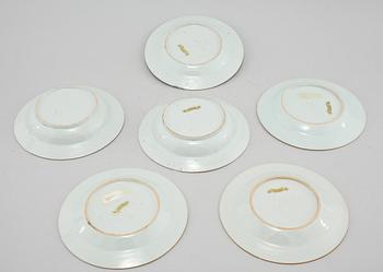 BÄRTALLRIKAR, 6 st, snarlika, porslin, Kina, 1700-tal.