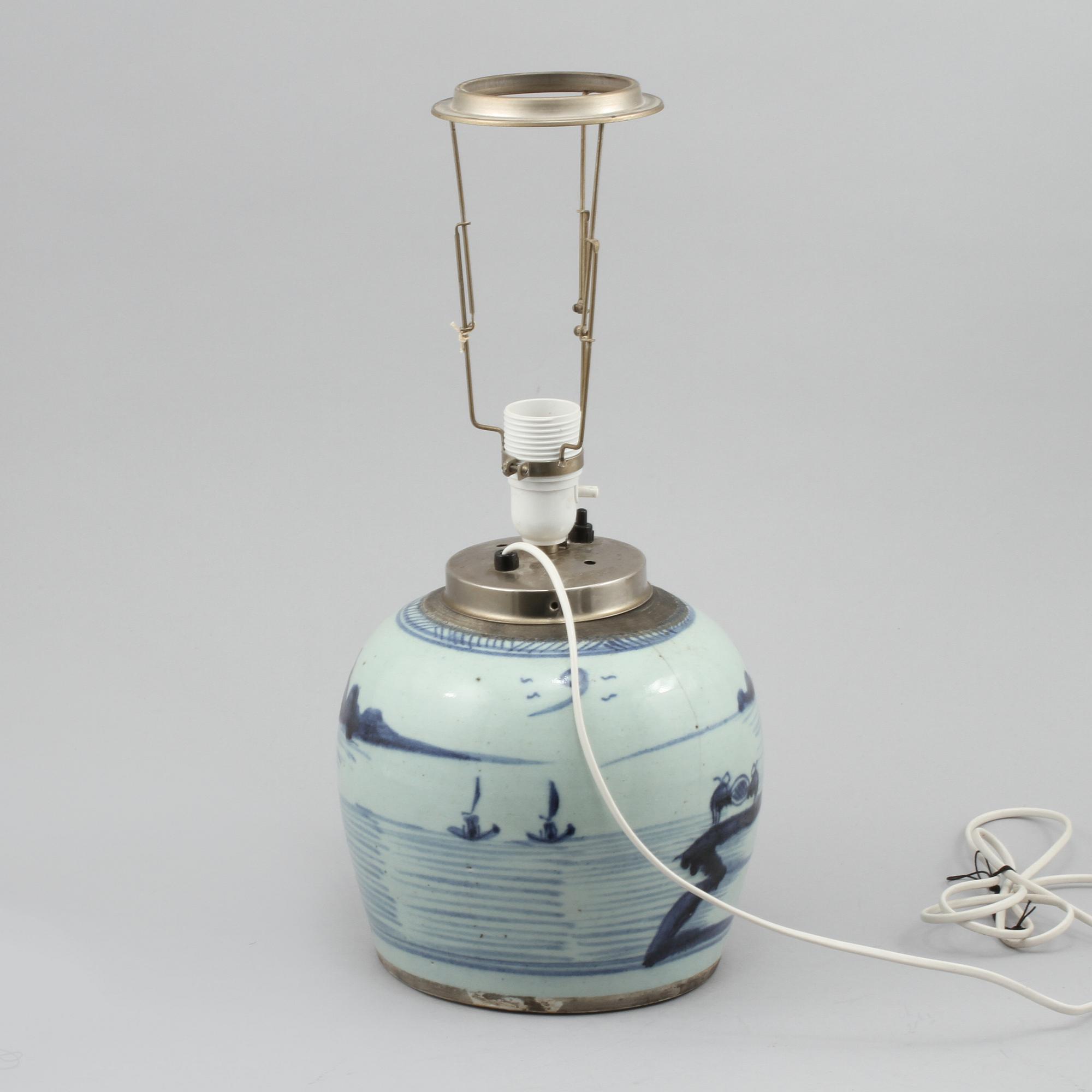 BORDSLAMPA, porslin, Kina, 1800-tal.