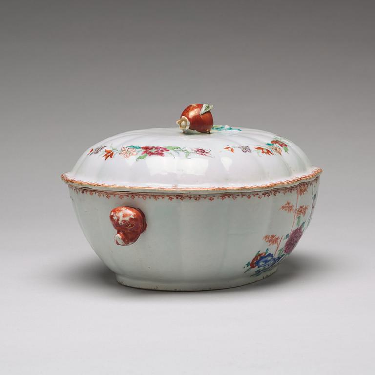 A famille rose tureen with cover, Qing dynasty, Qianlong (1736-95).