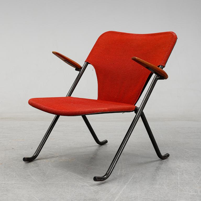 A mid 20th century armchair.