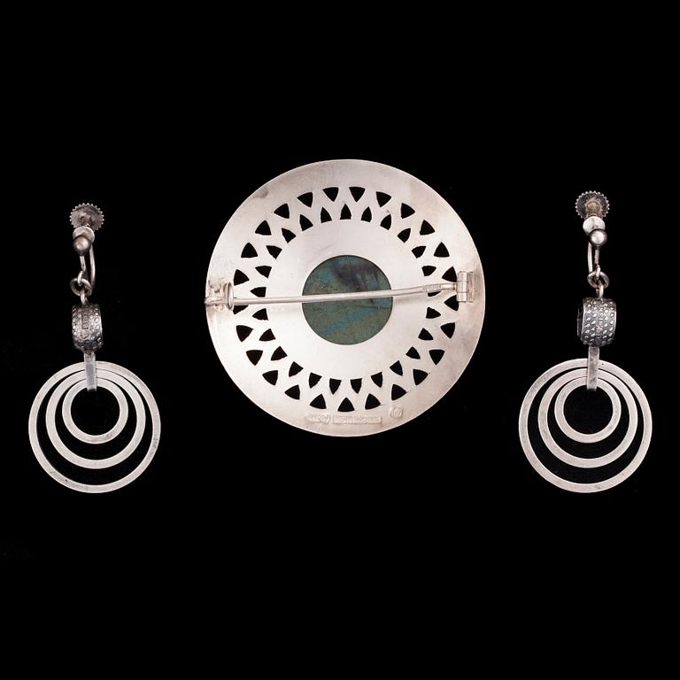 ÖRHÄNGEN samt BROSCH, silver, Kalevala Koru, 1943 samt 1965.