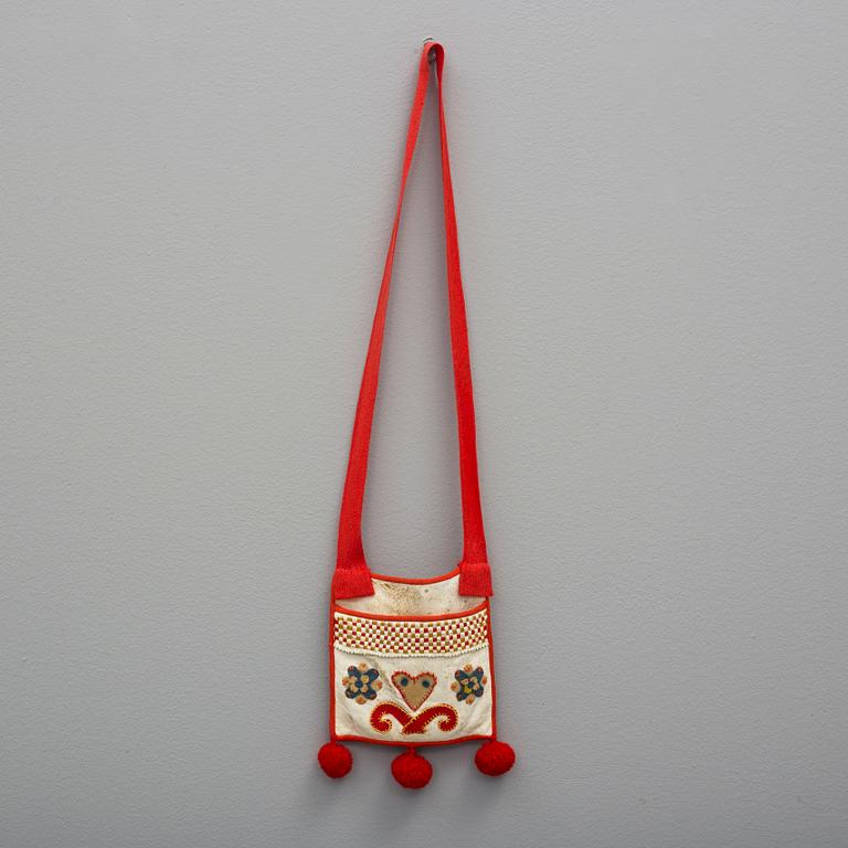 FOLKDRÄKT, 10 delar, Rättvik, omkring storlek M.
