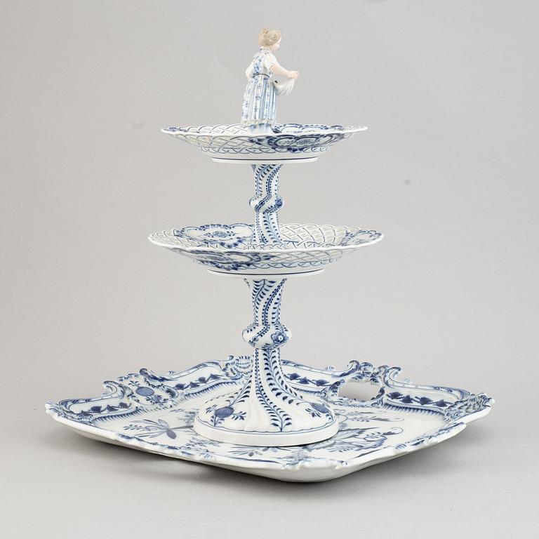 A Porcelain tray and cake stand, Meissen, 20th Century.