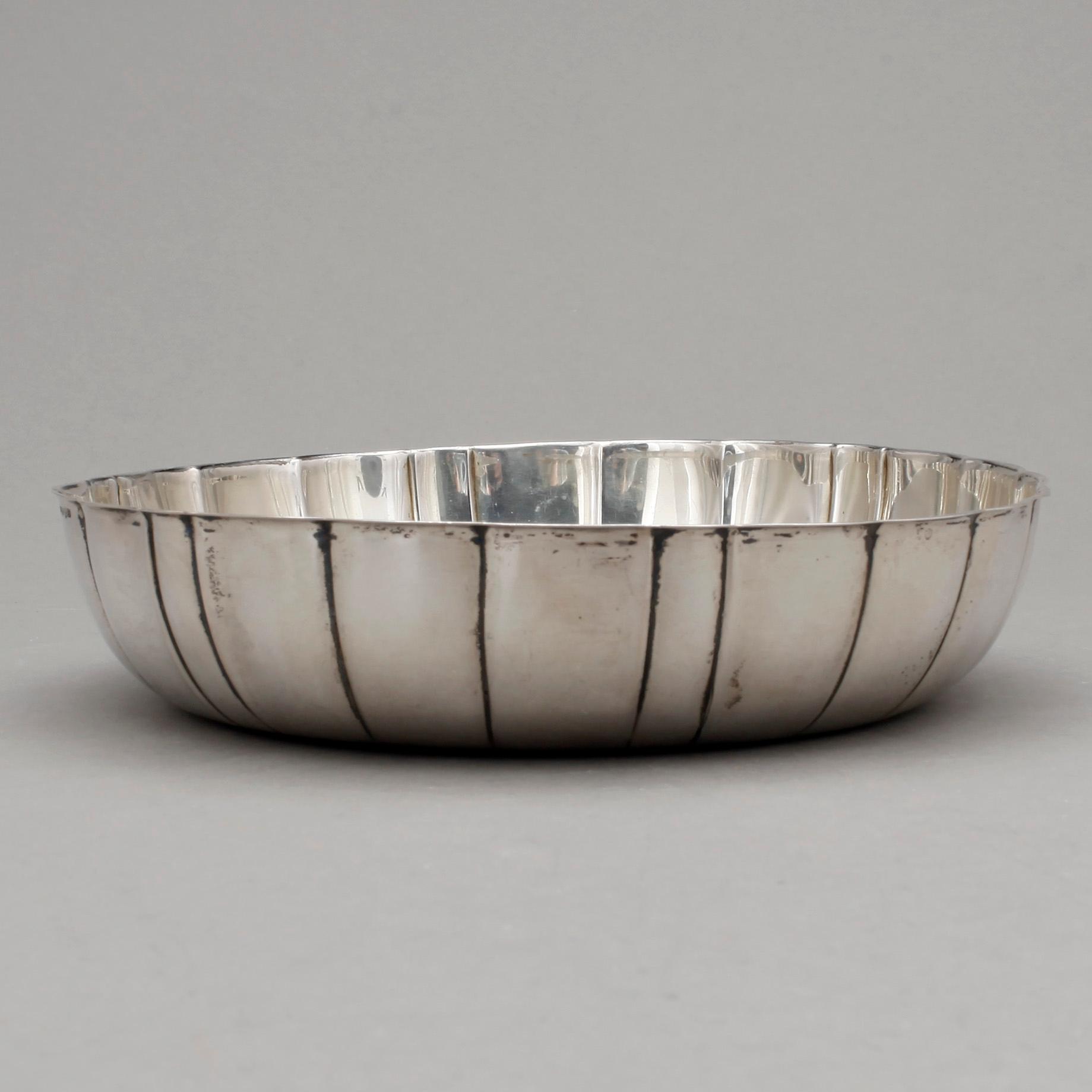 SKÅL, silver, CG Hallberg, Stockholm, 1935. Vikt ca 250g.