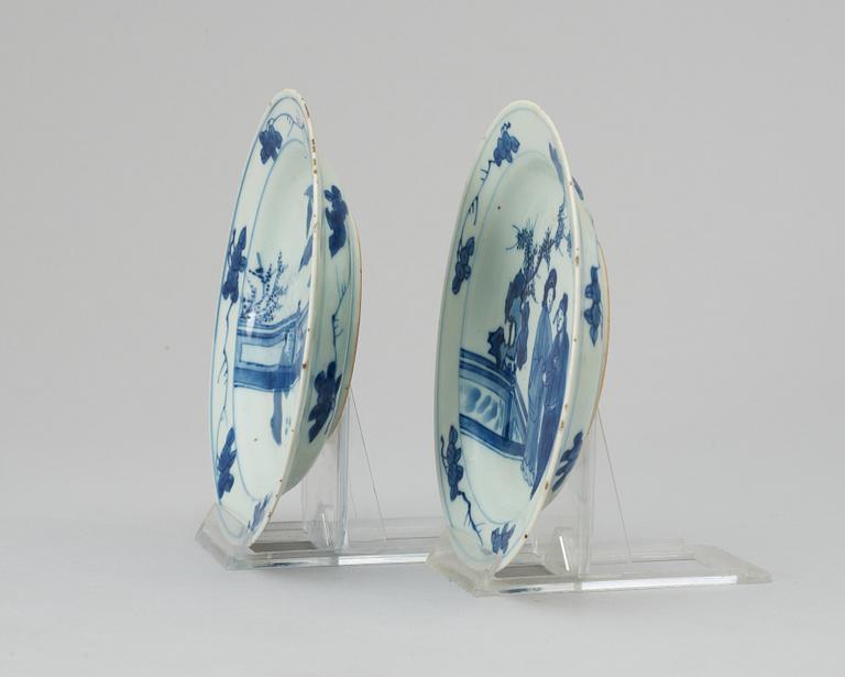 A set of two blue and white dishes, Qing dynasty, Kangxi (1662-1722).