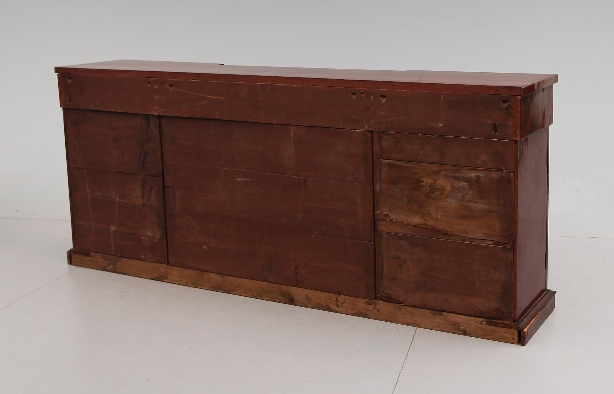 SIDEBOARD, England, 1900-talets första hälft.