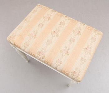 TABURETT, gustaviansk stil, 1900-tal.