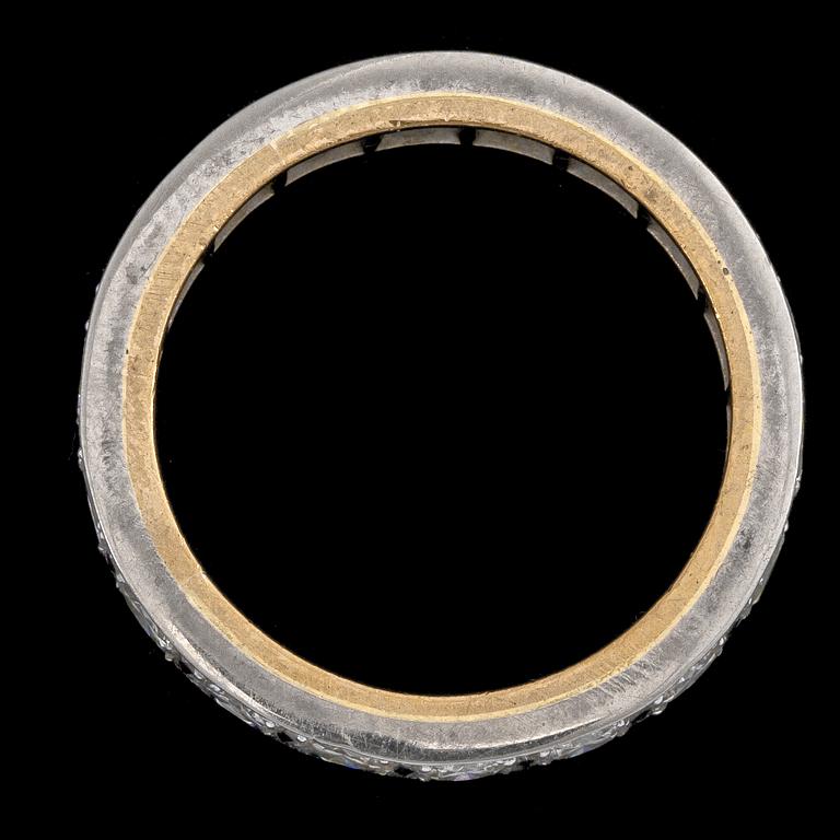 A brilliant cut diamond eternity ring, tot. app. 2.50 cts.