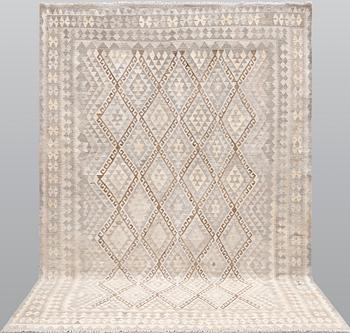 A kilim carpet, ca 312 x 220 cm.