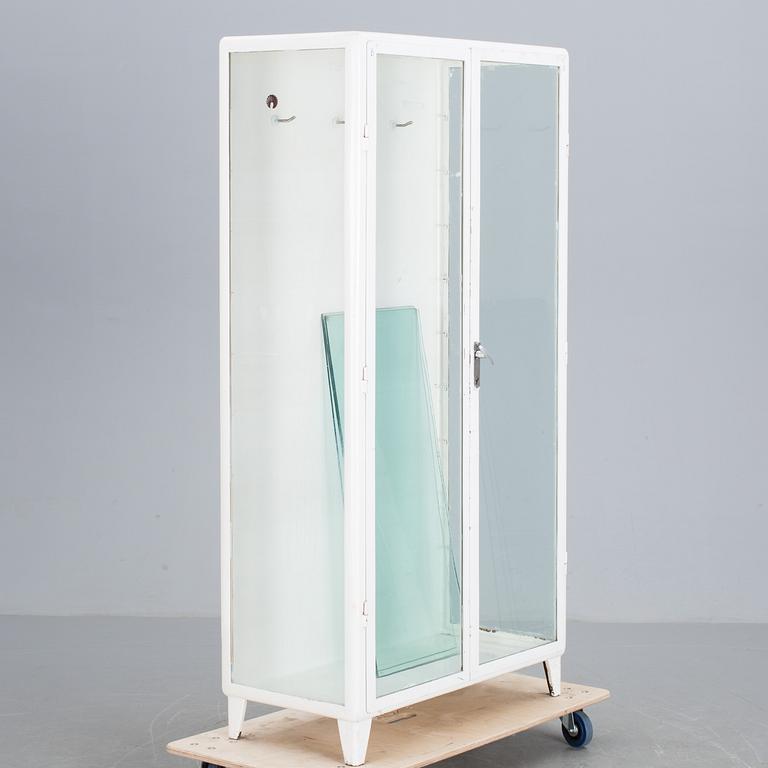 LÄKARSKÅP, 1900-talets andra hälft.