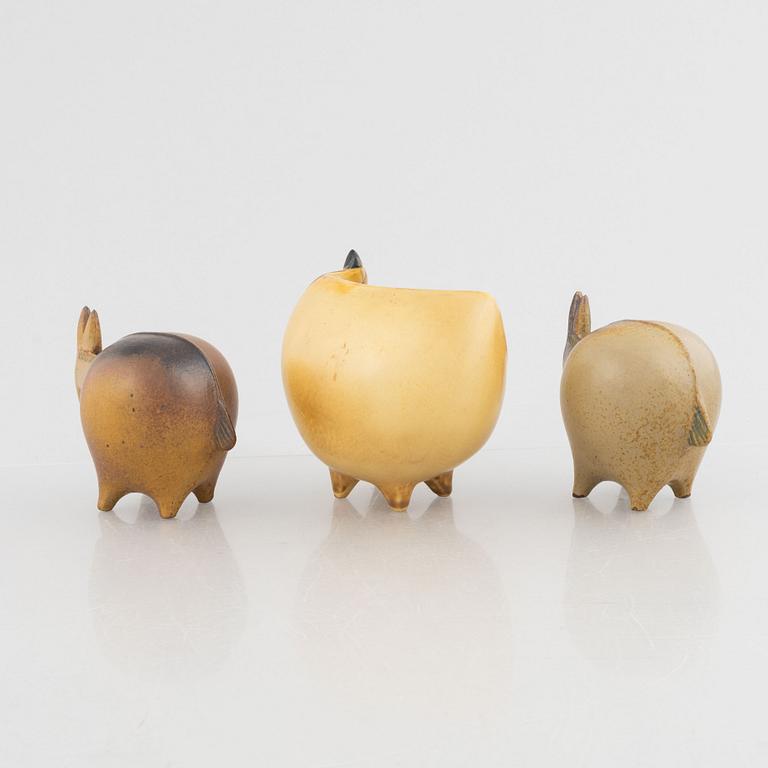 Lisa Larson, figuriner, 3 st, "Åsna" och "Ko", ur serien "Stora Zoo", Gustavsberg.