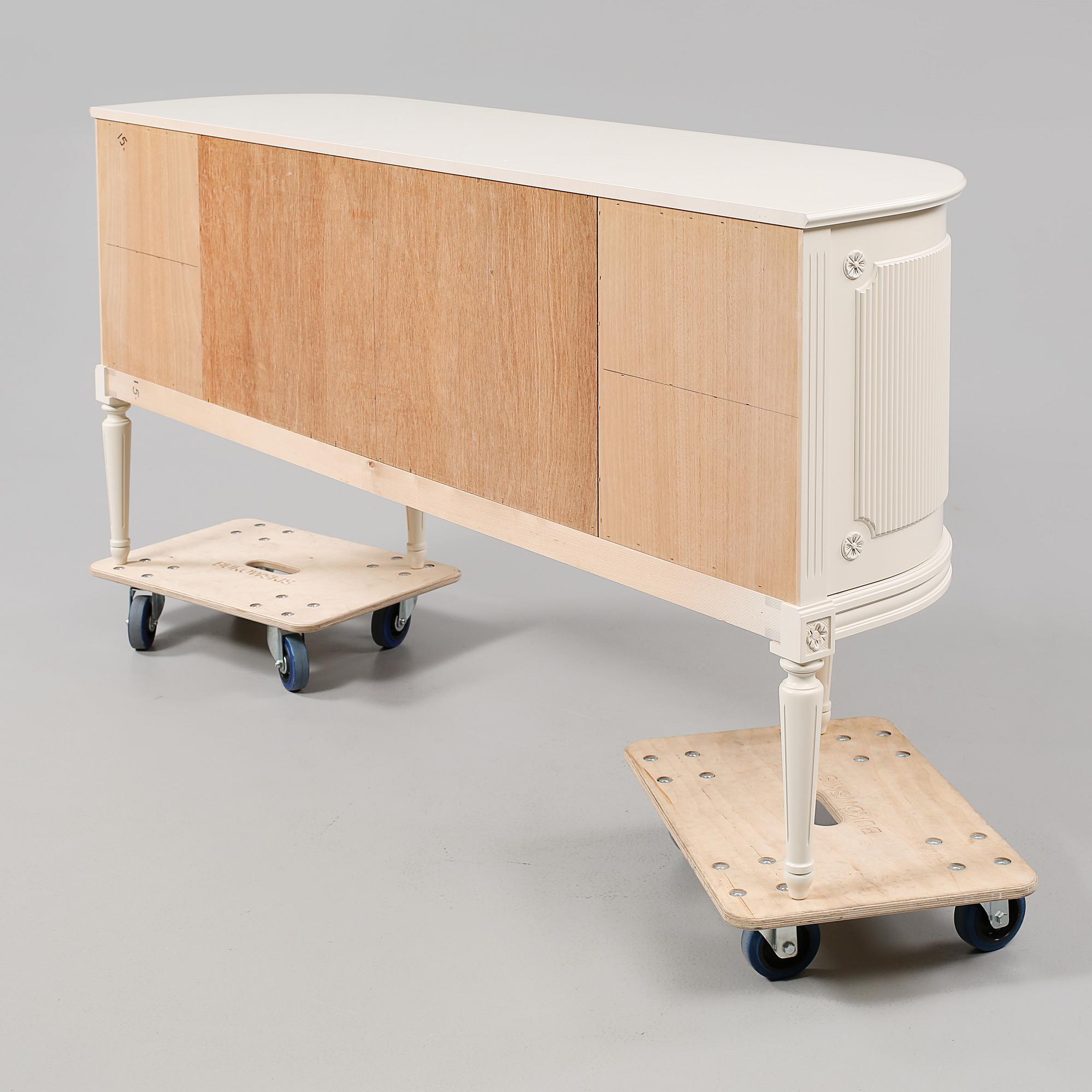 SIDEBOARD, gustaviansk stil, 1900-talets andra hälft.