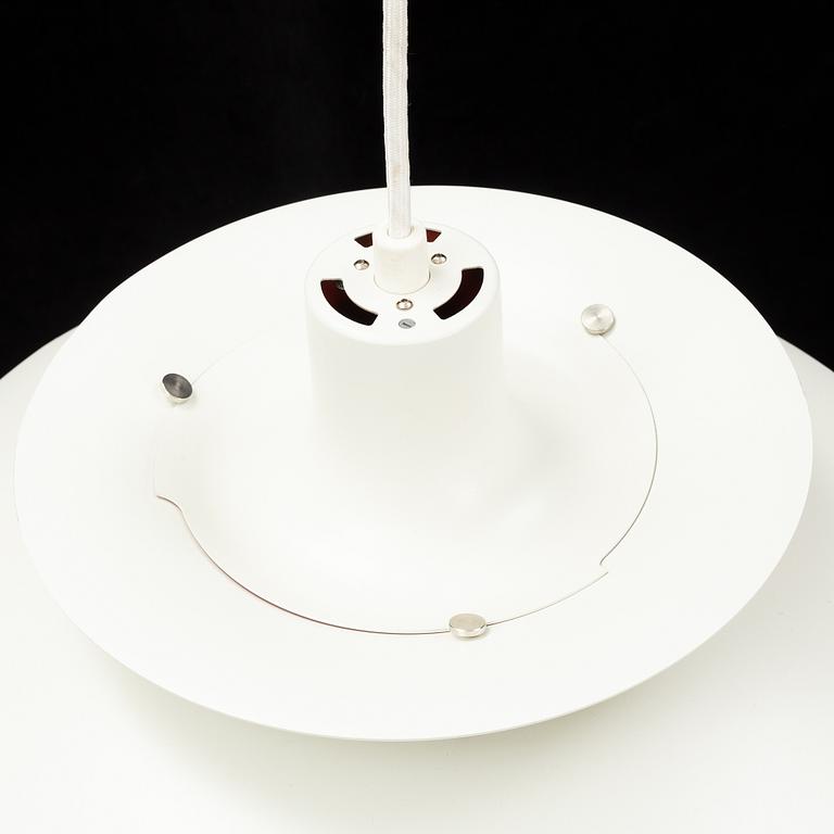 Poul Henningsen, taklampa, "PH5", Louis Poulsen, Danmark.